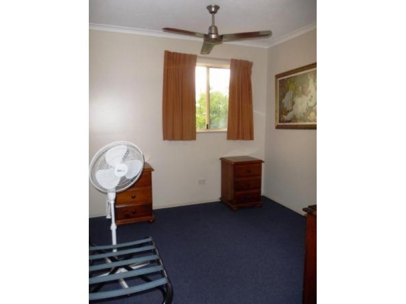 566 The Esplanade, Urangan QLD 4655