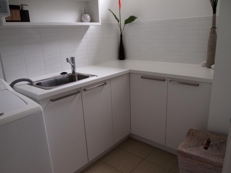 323 Bayview Street, Hollywell QLD 4216