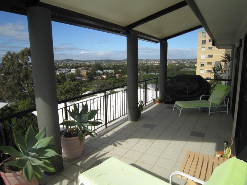 70 Norman Crescent, Norman Park QLD 4170