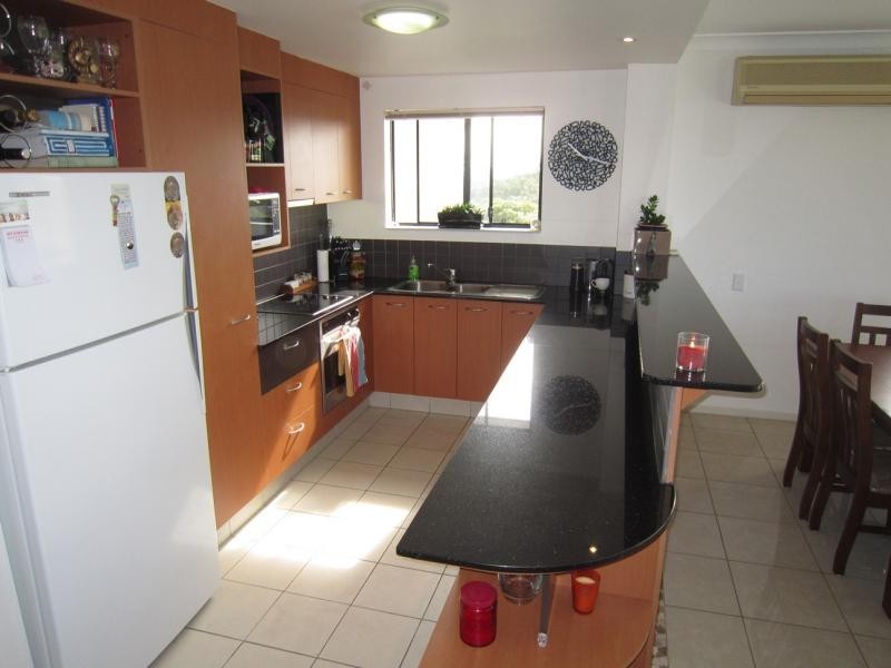 70 Norman Crescent, Norman Park QLD 4170