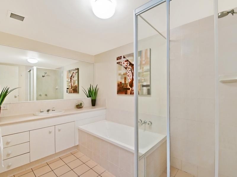 12 Whiting Street, Labrador QLD 4215