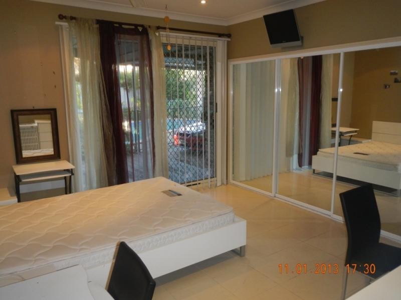 14 Cook Cl, Southport QLD 4215