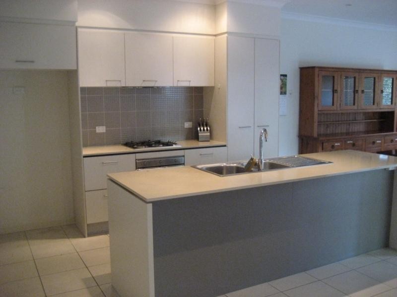 16 Surbiton Court, Carindale QLD 4152