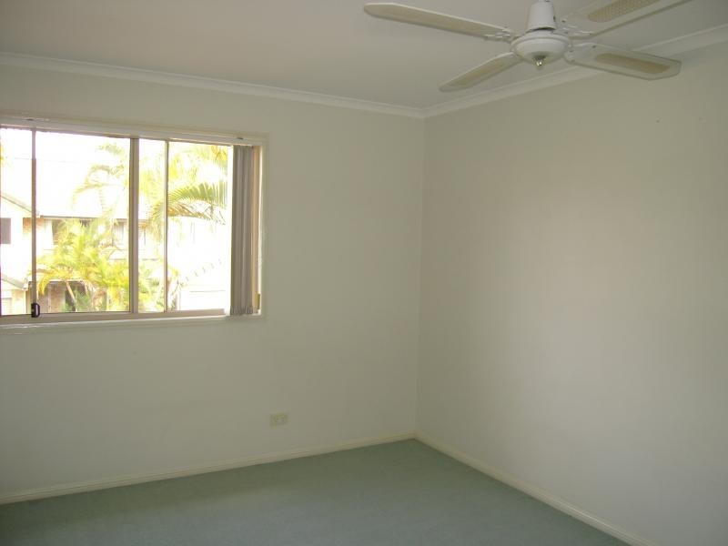 643 Pine Ridge Road, Biggera Waters QLD 4216