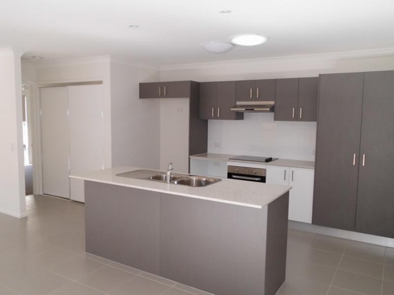 230 Pulgul St, Urangan QLD 4655