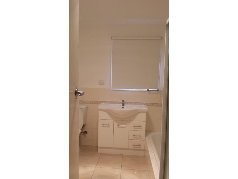 121 Cambridge Rd, Mooroolbark VIC 3138