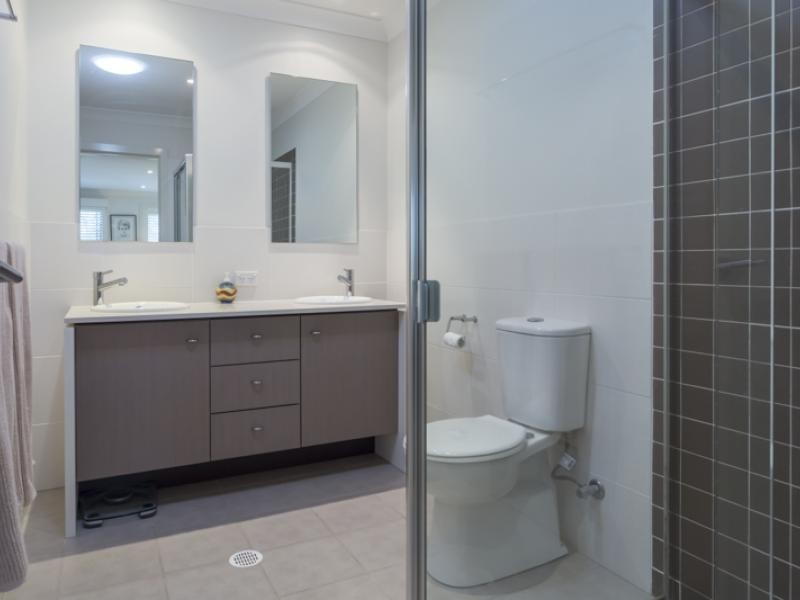 16 Surbiton Court, Carindale QLD 4152