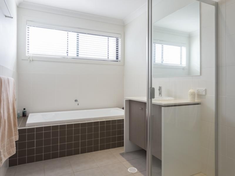 16 Surbiton Court, Carindale QLD 4152