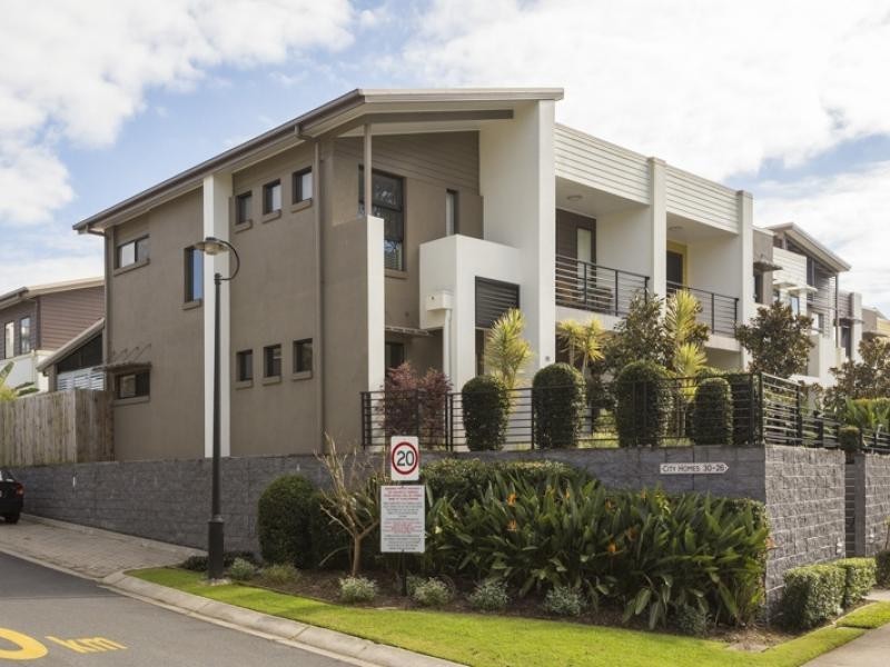 16 Surbiton Court, Carindale QLD 4152