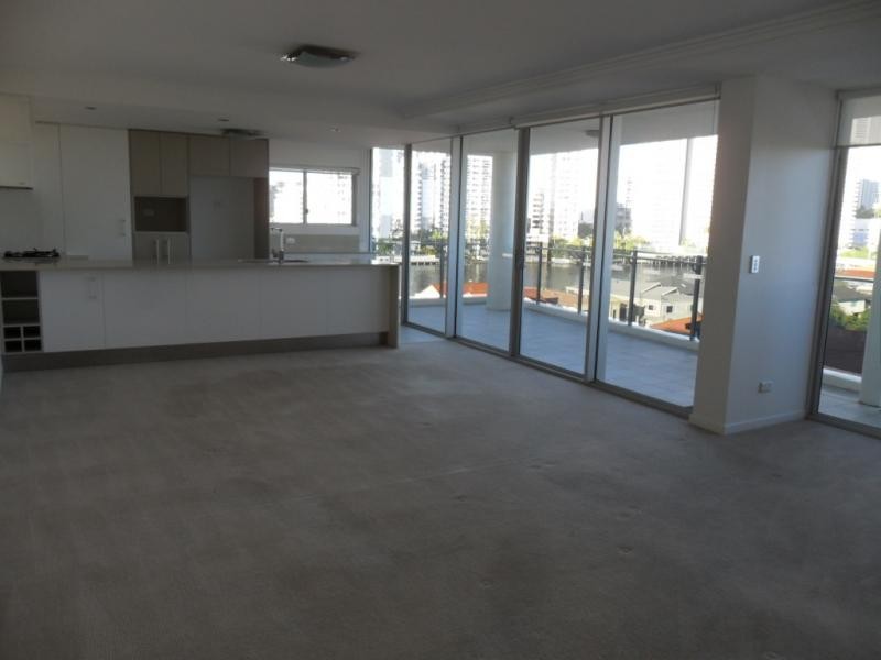 53 Darrambal, Chevron Island QLD 4217