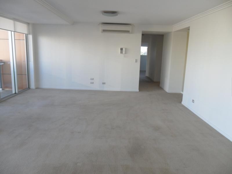 53 Darrambal, Chevron Island QLD 4217