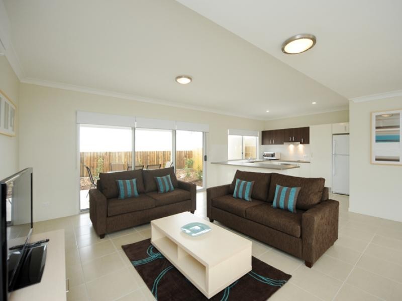 1 Cavella Drive, Glen Eden QLD 4680