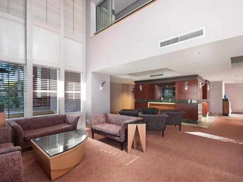 12 Commodore Drive, Paradise Waters QLD 4217