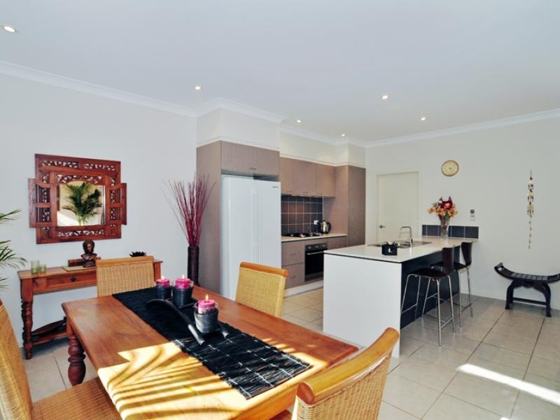 16 Surbiton Court, Carindale QLD 4152