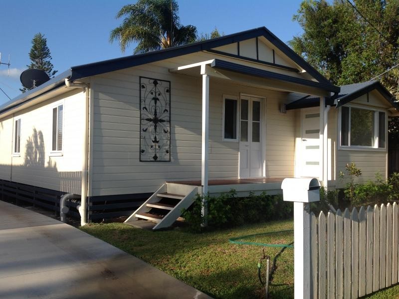 24 View  st, Torquay QLD 4655