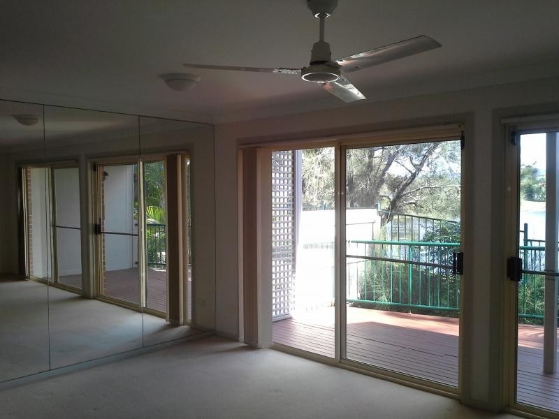 9 Santa Cruz Blvd, Clear Island Waters QLD 4226