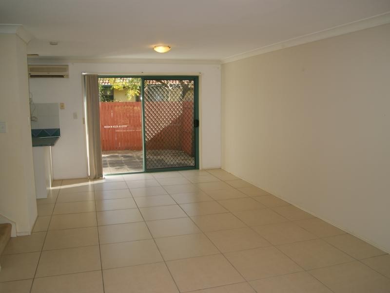 28 Ancona St, Carrara QLD 4211