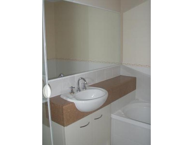 60 Ancona St, Carrara QLD 4211