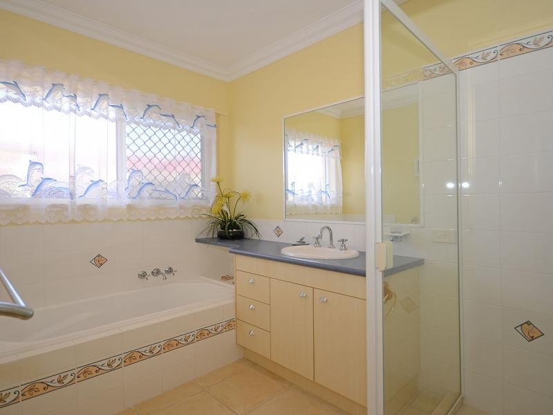 13 Kestrel Court, Eli Waters QLD 4655