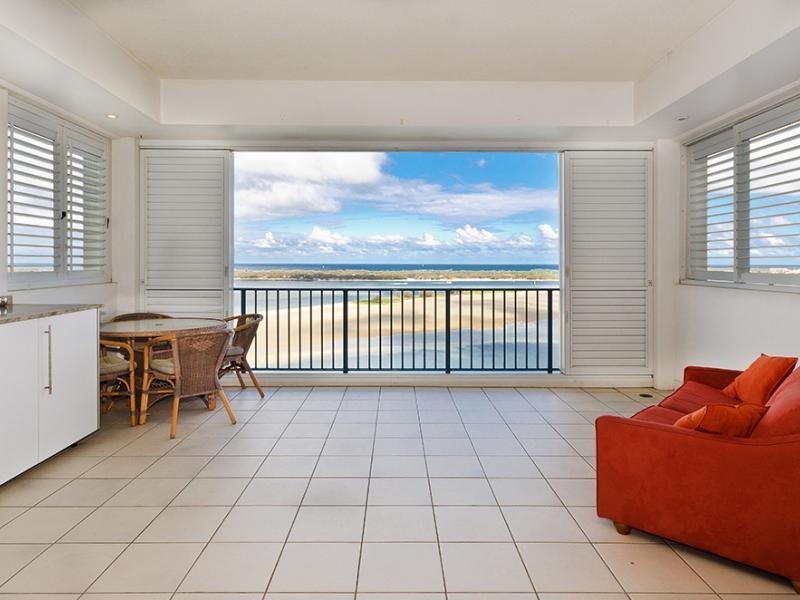 326 Marine Parade, Labrador QLD 4215