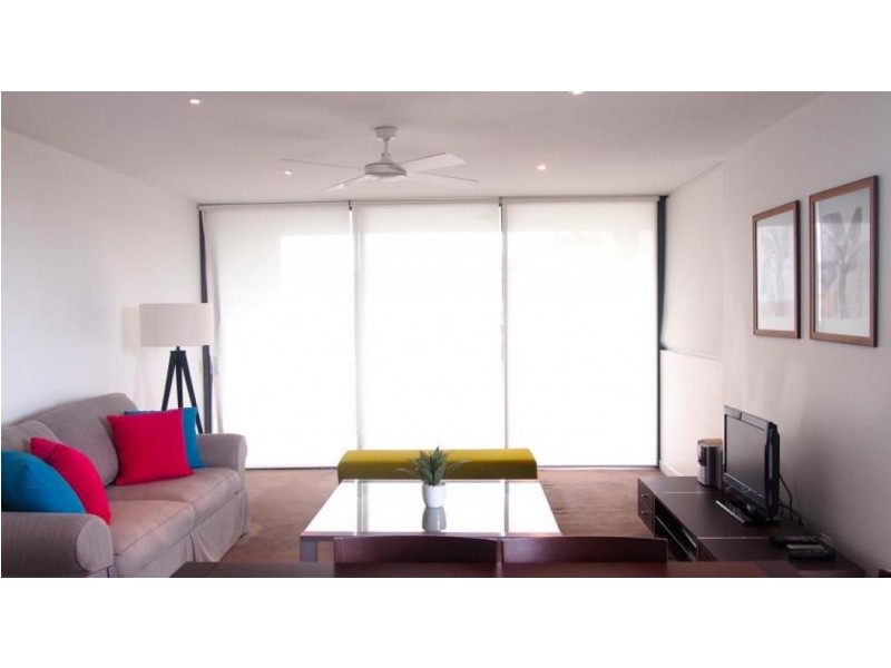 323 Bayview Street, Hollywell QLD 4216