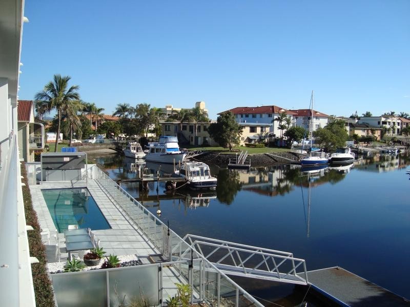 33-37 Madang Crescent, Runaway Bay QLD 4216