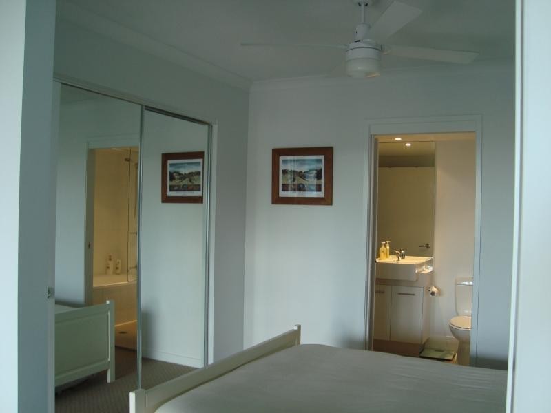 33-37 Madang Crescent, Runaway Bay QLD 4216