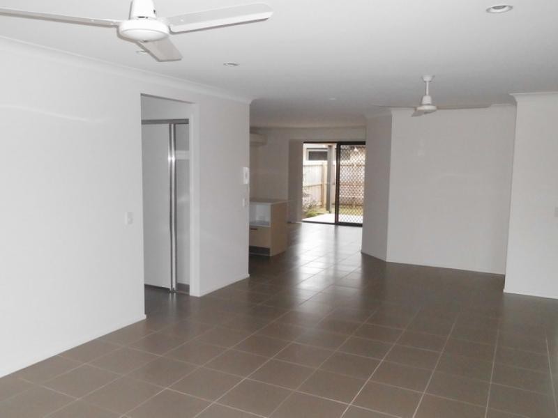 230 Pulgul St, Urangan QLD 4655