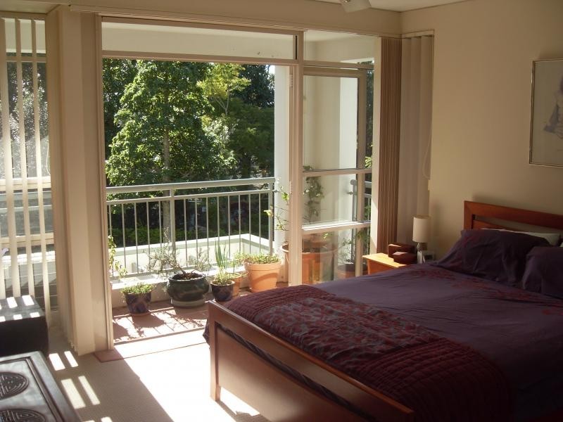 76 Chichester Drive, Arundel QLD 4214