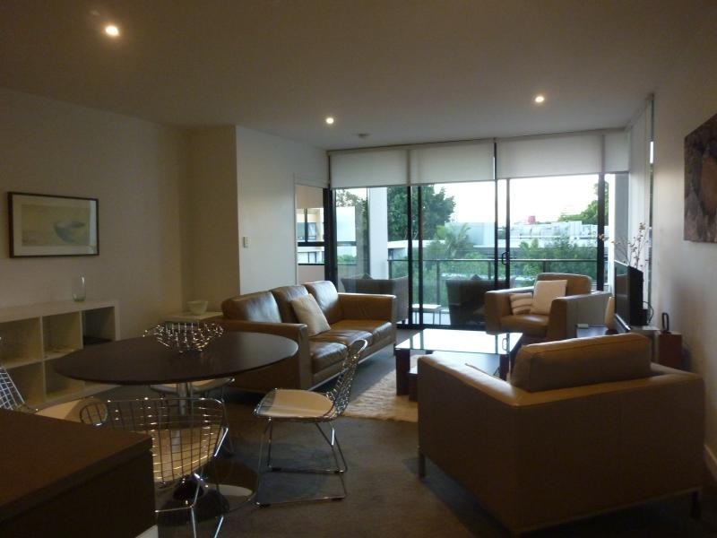 10 Pidgeon Close, West End QLD 4101