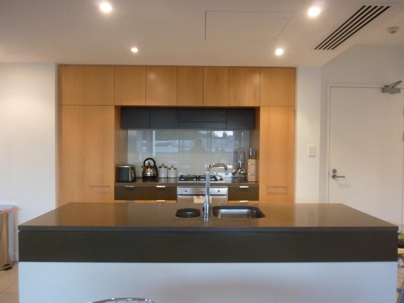 10 Pidgeon Close, West End QLD 4101