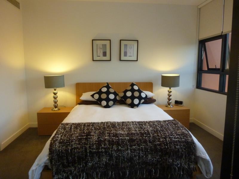 10 Pidgeon Close, West End QLD 4101