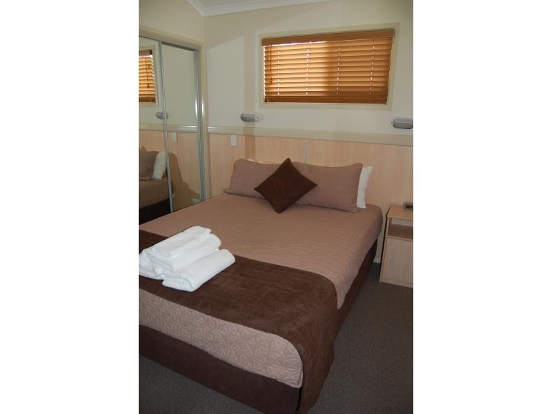 71 Hinde St, Ashmore QLD 4214