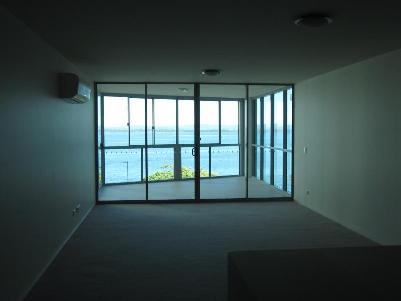 14 Oxley Ave, Woody Point QLD 4019