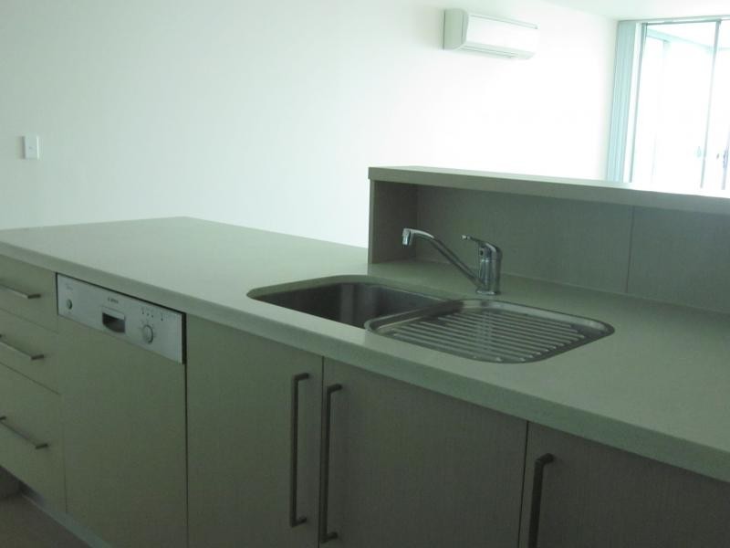 14 Oxley Ave, Woody Point QLD 4019