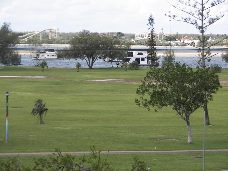 140 MARINE PARADE, Southport QLD 4215