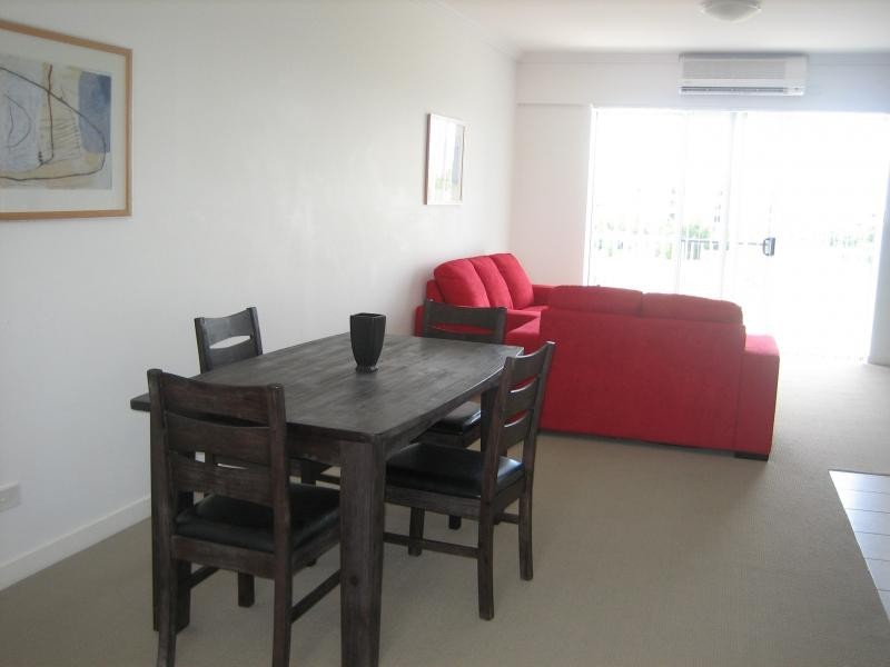 98 University Drive, Varsity Lakes QLD 4227