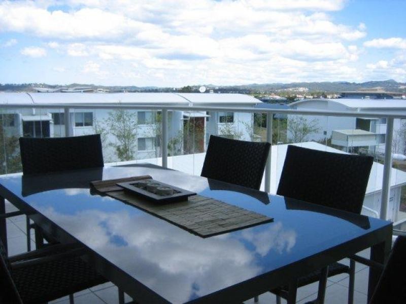 98 University Drive, Varsity Lakes QLD 4227