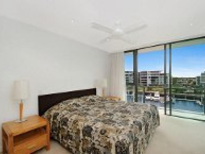 323 Bayview Street, Hollywell QLD 4216