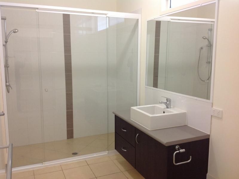 71 Elizabeth st, Urangan QLD 4655