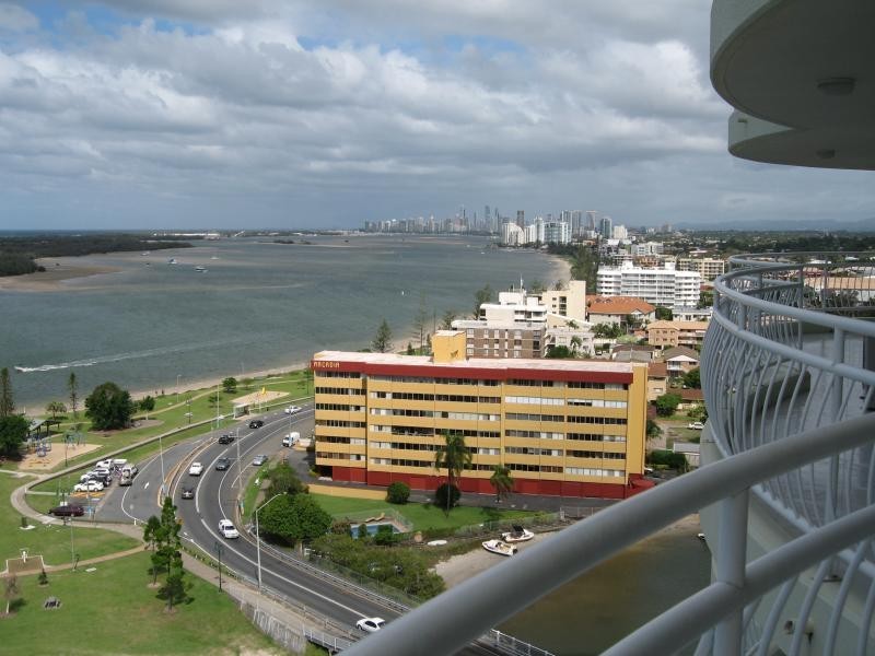 5 Bayview Street, Runaway Bay QLD 4216