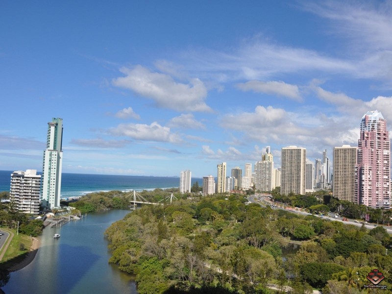 24 Breaker Street, Main Beach QLD 4217