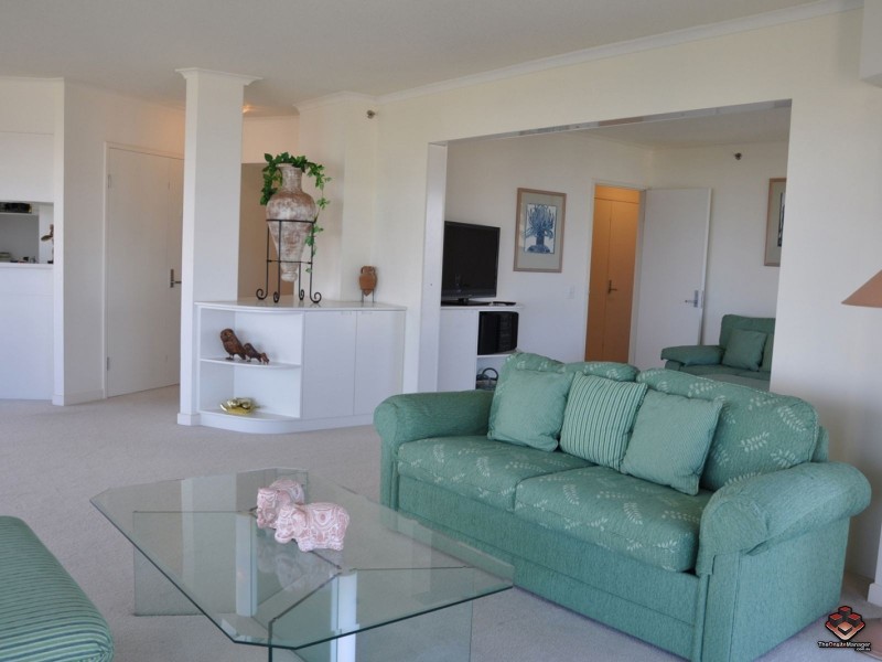 24 Breaker Street, Main Beach QLD 4217