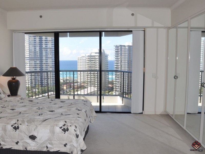 24 Breaker Street, Main Beach QLD 4217