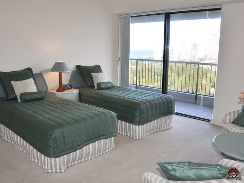 24 Breaker Street, Main Beach QLD 4217
