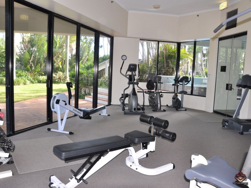 24 Breaker Street, Main Beach QLD 4217