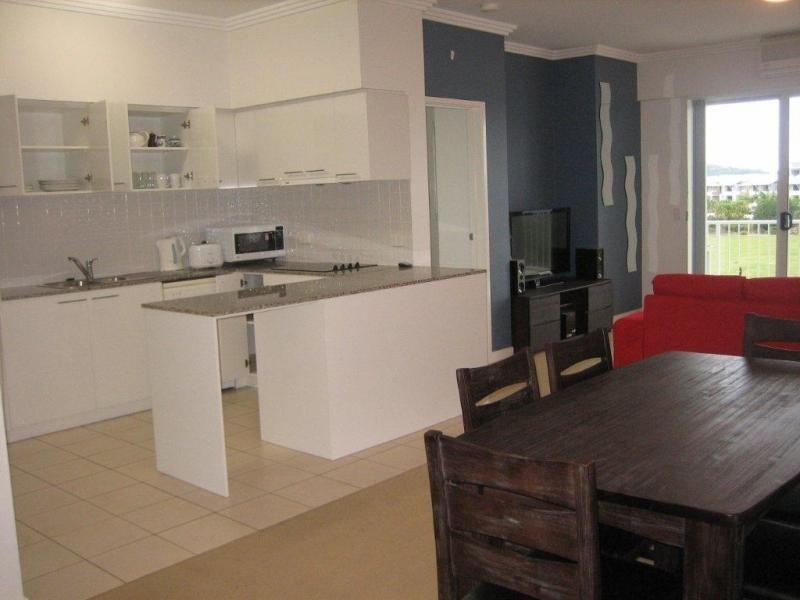 98 University Drive, Varsity Lakes QLD 4227