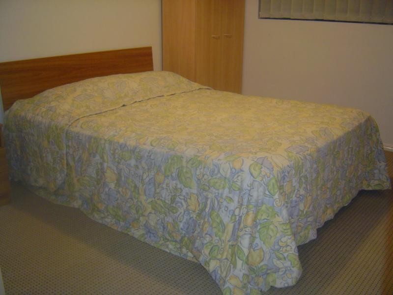 140 MARINE PARADE, Southport QLD 4215