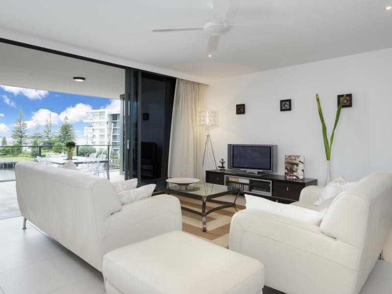 323 Bayview Street, Hollywell QLD 4216