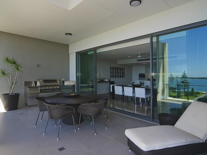 323 Bayview Street, Hollywell QLD 4216